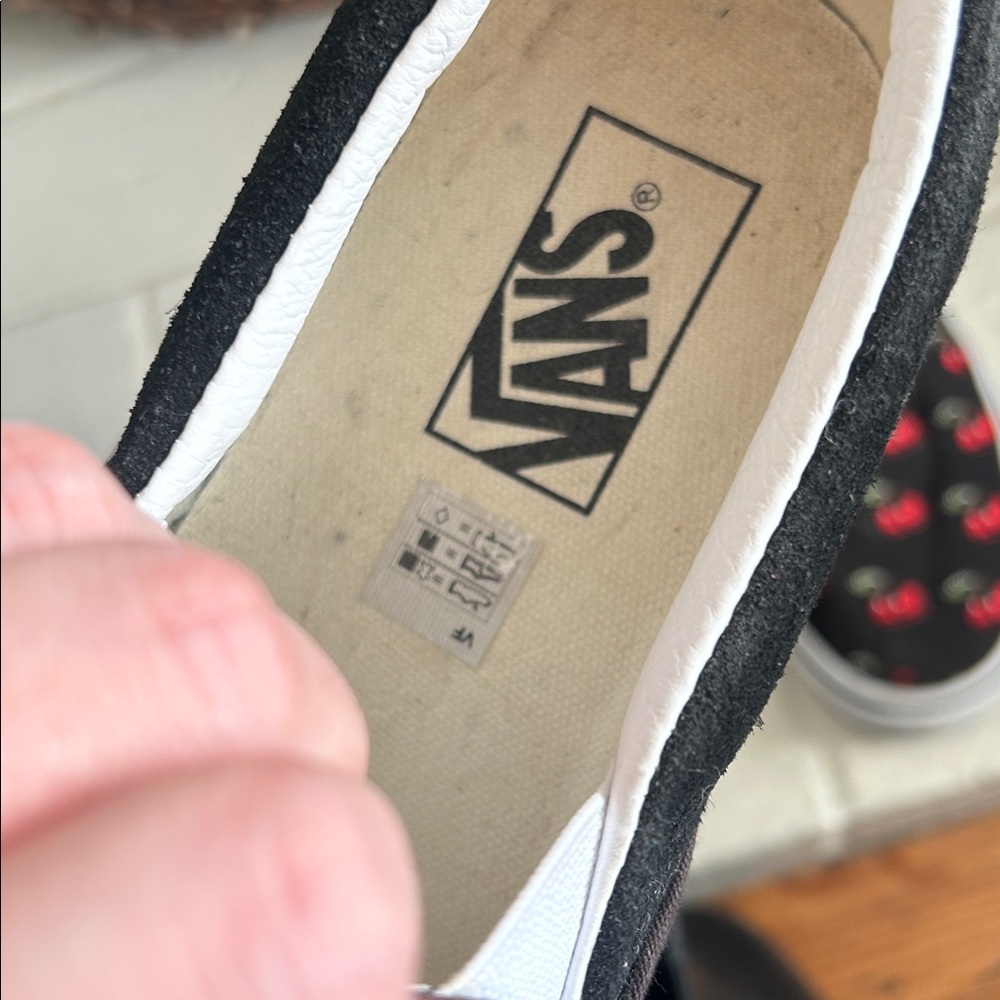 🍒Vans Slip-On Sneakers Red Cherry Pattern - Picture 6 of 8